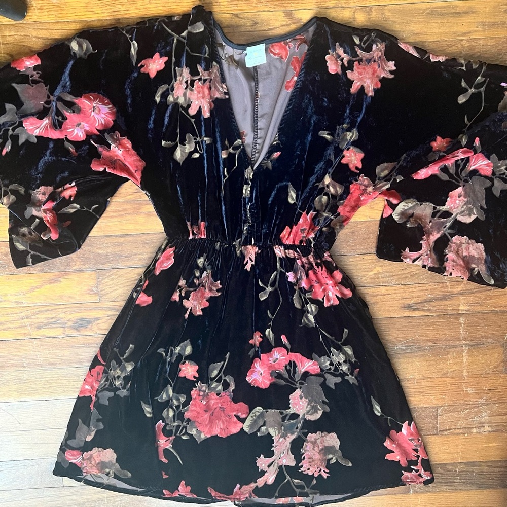 By Together Velvet floral kimono dress